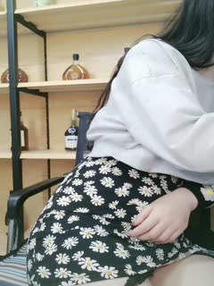超级大欧派!!好想把脸埋进她的巨乳里~感受她的体温~